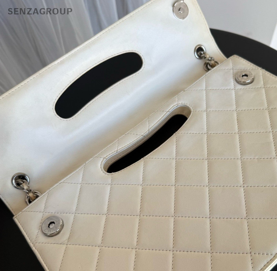 Chanel Diamond Pattern Chain Shoulder Bag White Silver Used Women Classic