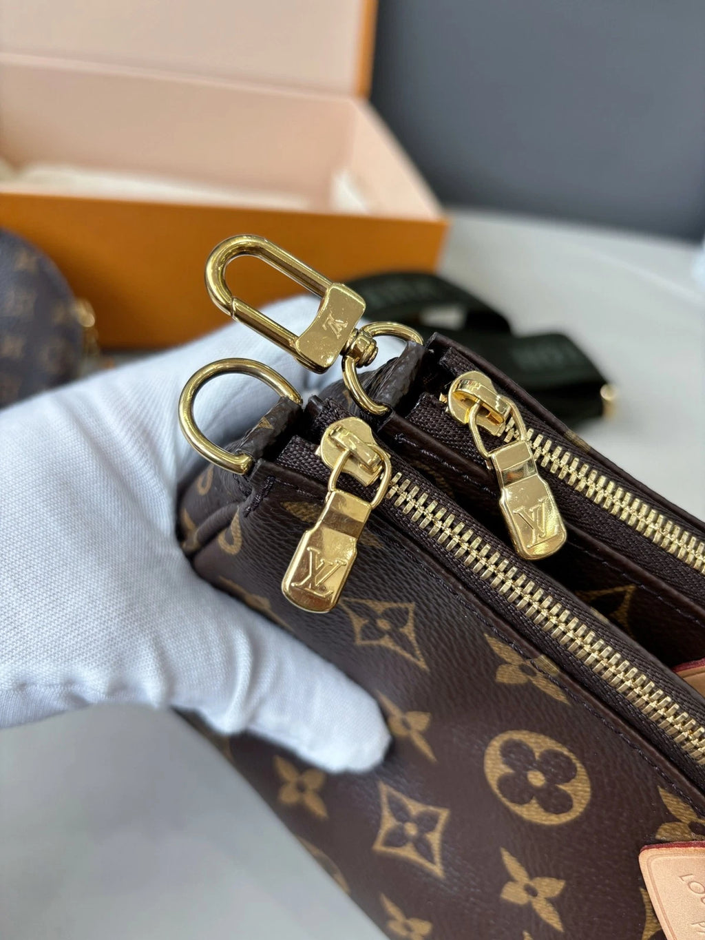 Louis Vuitton Multi Pochette Accessoires Monogram Canvas Shoulder Bag Crossbody