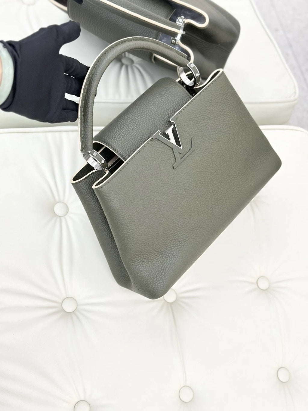 Louis Vuitton Capucines MM Calfskin Top Handle Crossbody Bag Green Women S