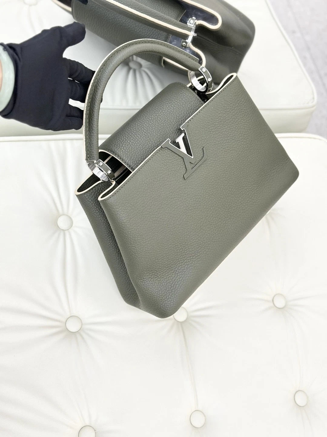 Louis Vuitton Capucines MM Calfskin Top Handle Crossbody Bag Green Women S