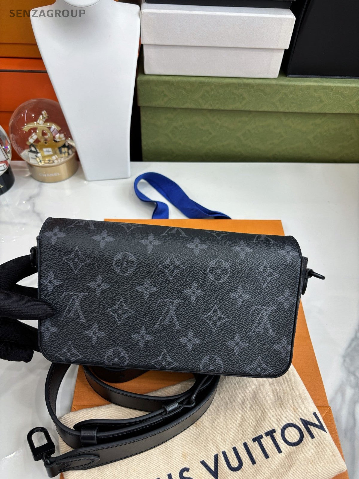 Louis Vuitton Monogram Black MONTSOURIS Crossbody bag Almost Brand NEW