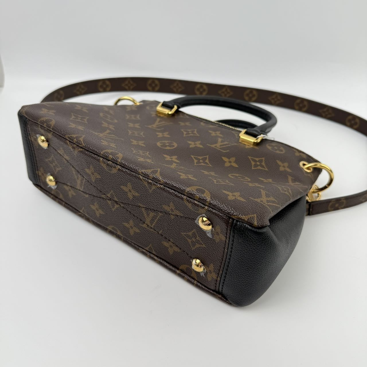 SJ0001  PALLAS BB (U)