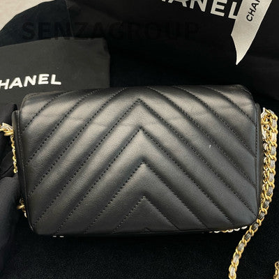 Chanel Black Gold Chain Shoulder Crossbody Bag Classic Fashion