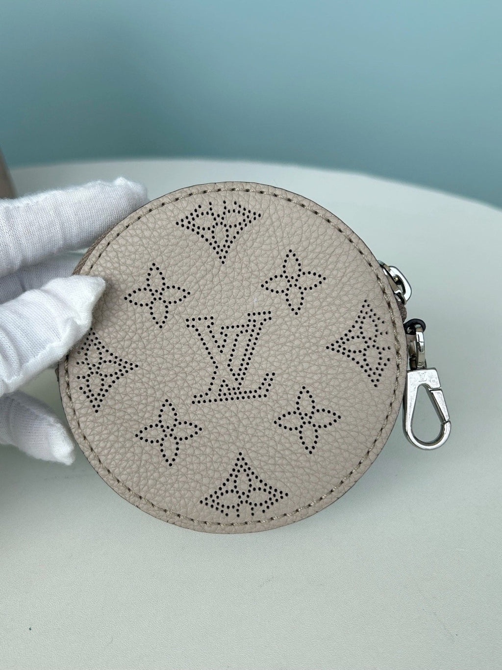 Louis Vuitton Mahina Calfskin Chain Shoulder Bag Crossbody Gray Silver Women