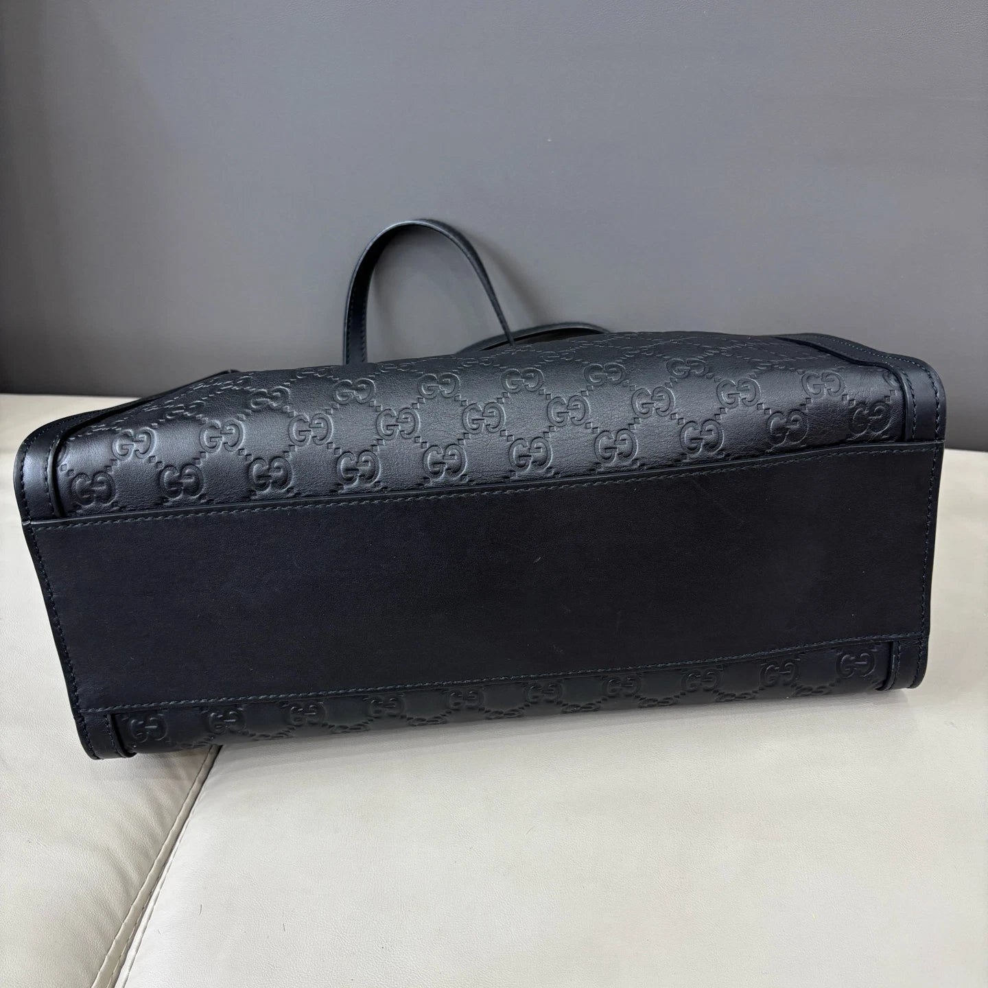 Authentic Gucci Padlock GM Calfskin Gold Chain Black Tote Shoulder Bag