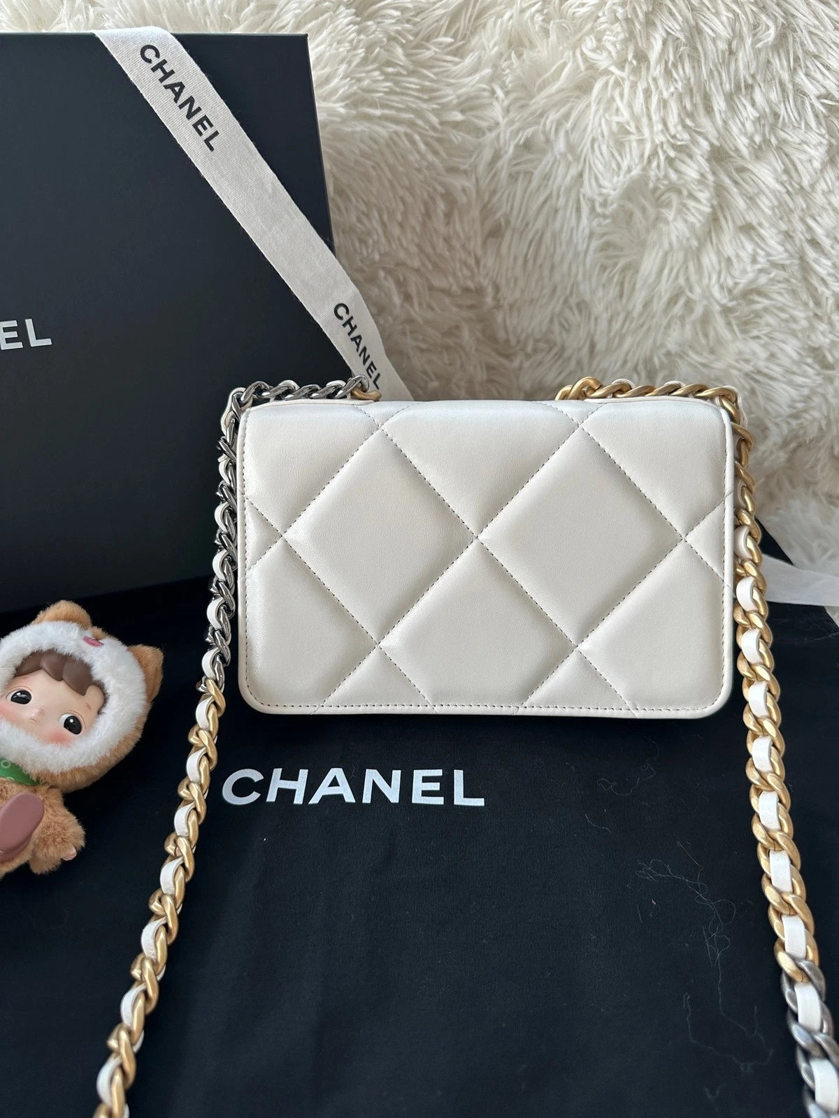 CHANEL 19 WOC White Lamskin Crossbody Bag For Women