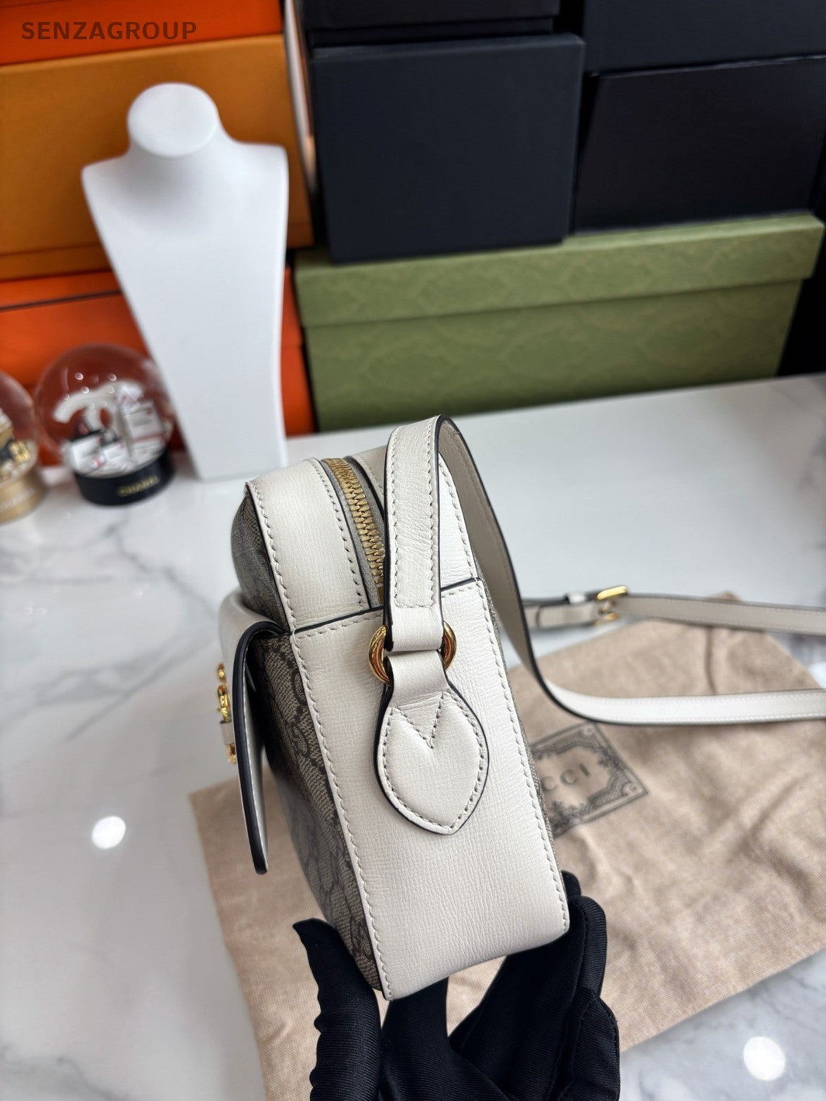 GUCCI 1955  Monogram white Carmera Shoulder bag Crossbody Almost Brand New