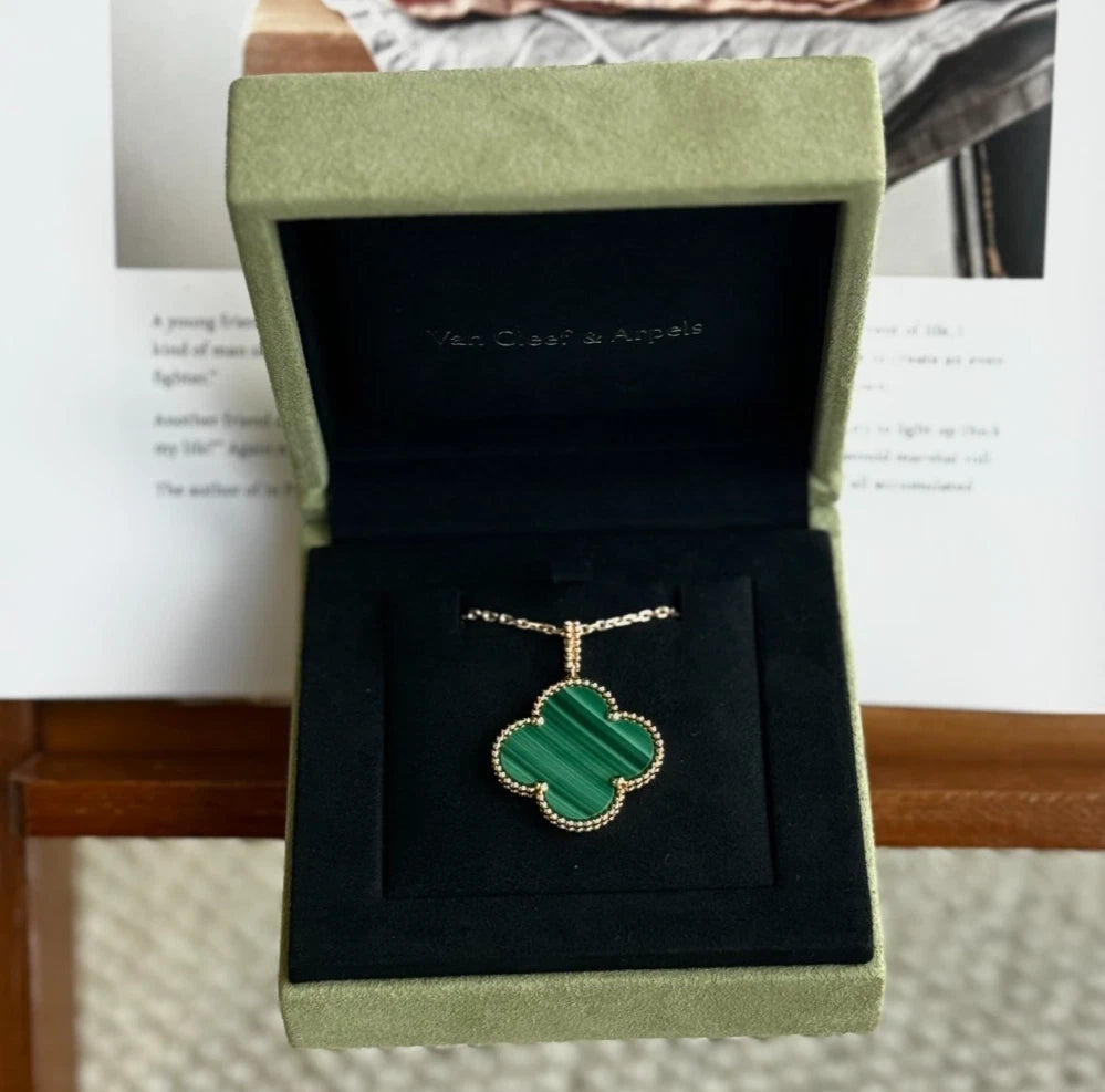 Van Cleef &amp; Arpels Magic Alhambra Long Necklace 18k Gold Malachite Pendant