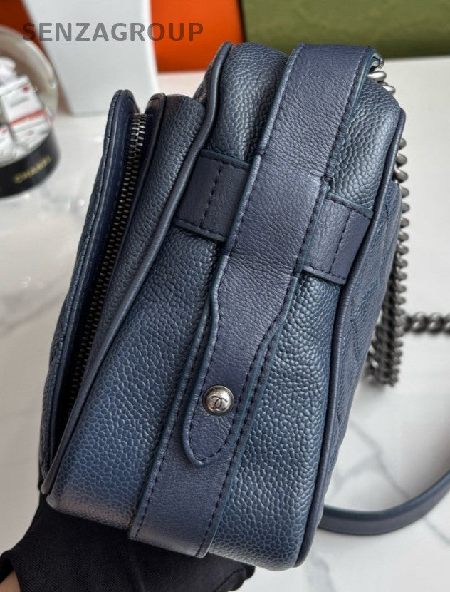 CHANEL Classic Diamond pattern Camera bag Calfskin Shoulder bag Crossbody