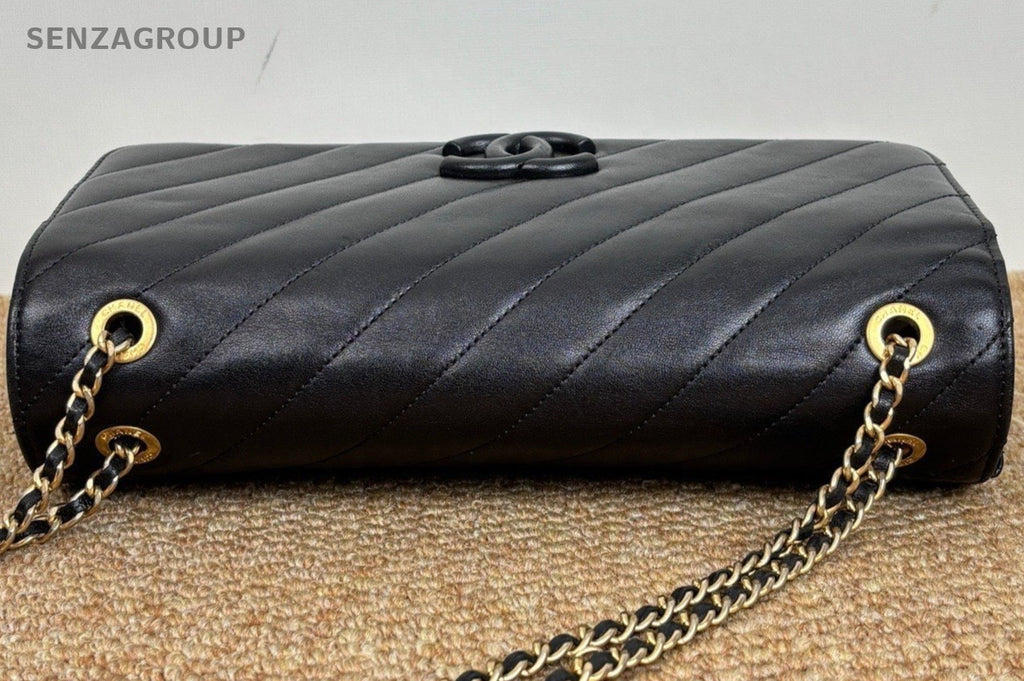 Chanel CC Logo Chain Shoulder Bag Black Gold Women Classic Fashion