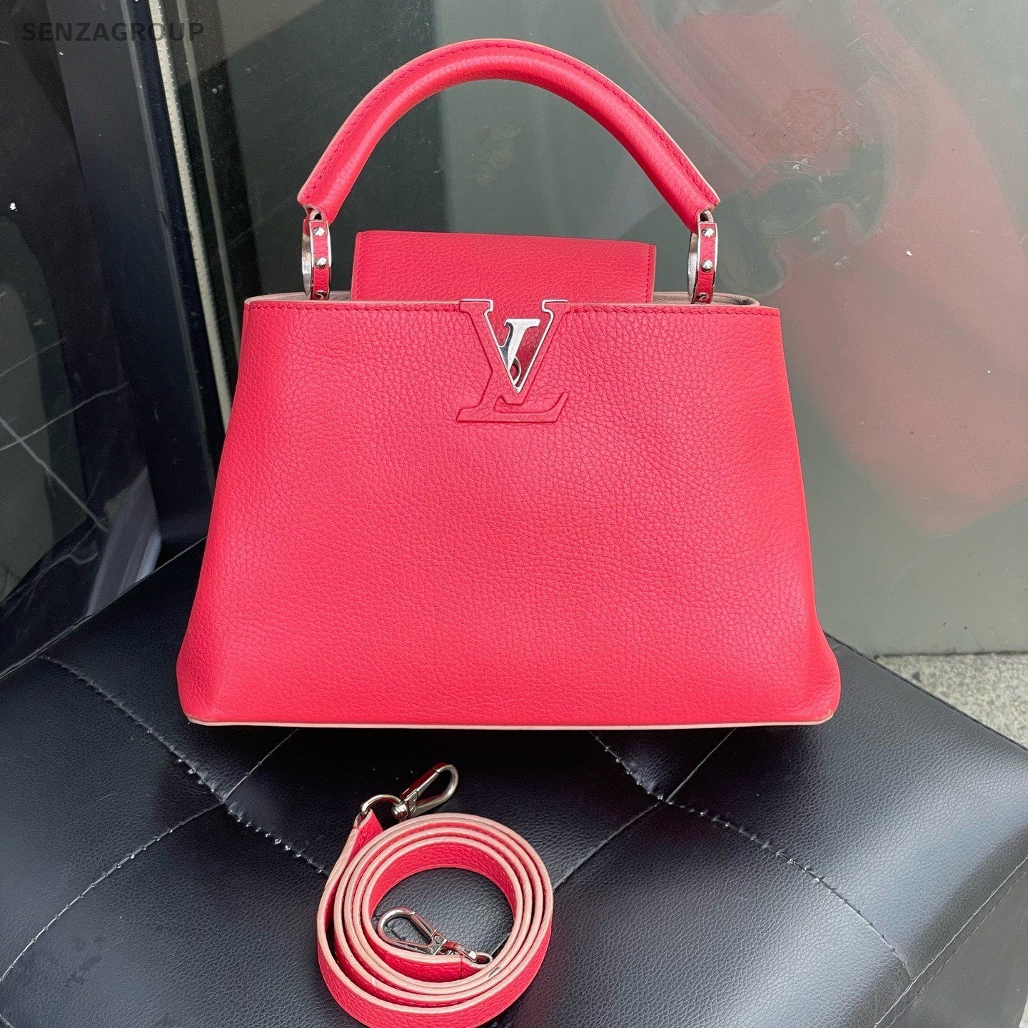 Louis Vuitton Capucines PM Top Handle 2way Shoulder Handbag Red Women