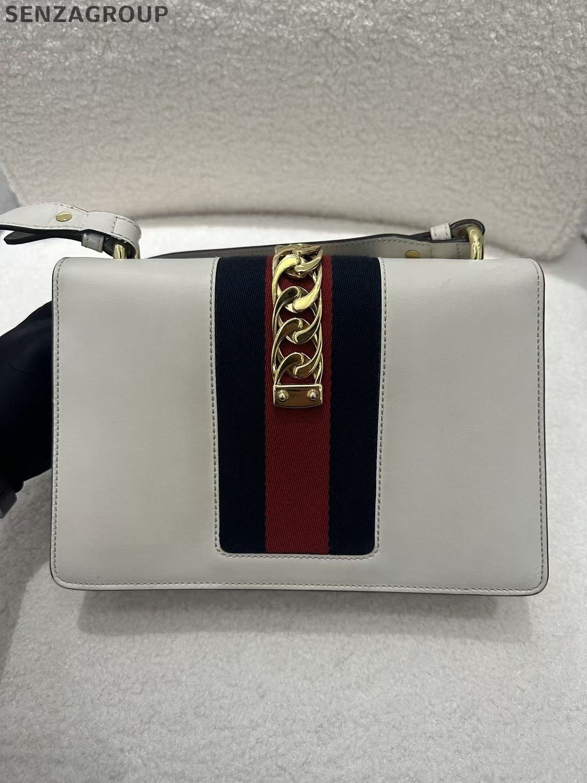 Gucci Sylvie White Gold Buckle Shoulder Bag Women Classic Fashion