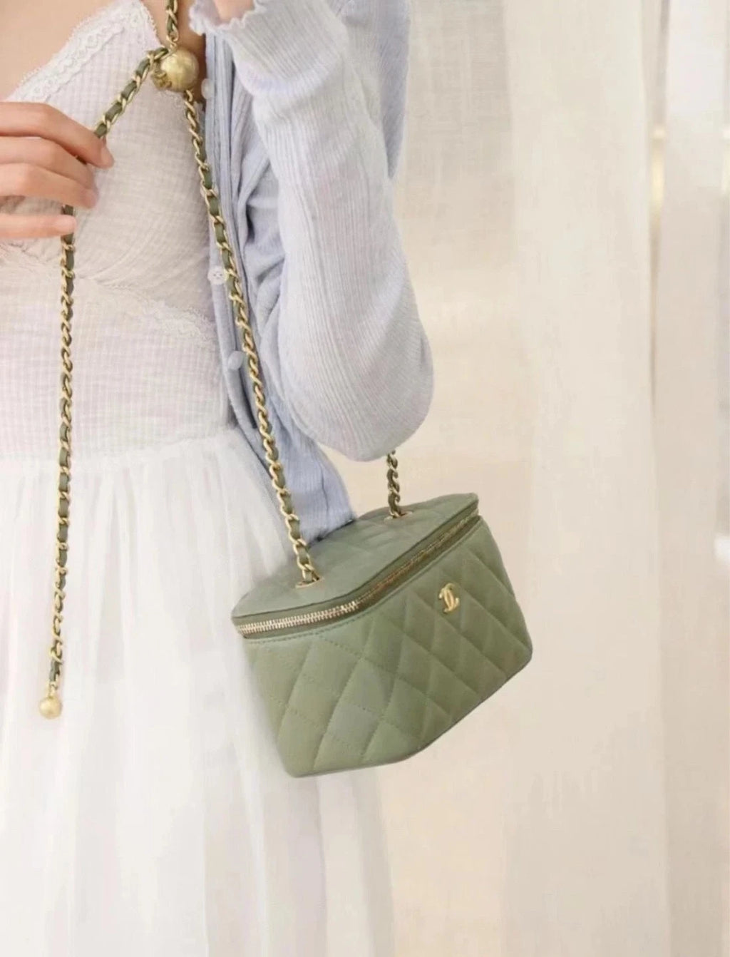 CHANEL Green Lambskin Long Vanity Box Shoulder Bag For Women