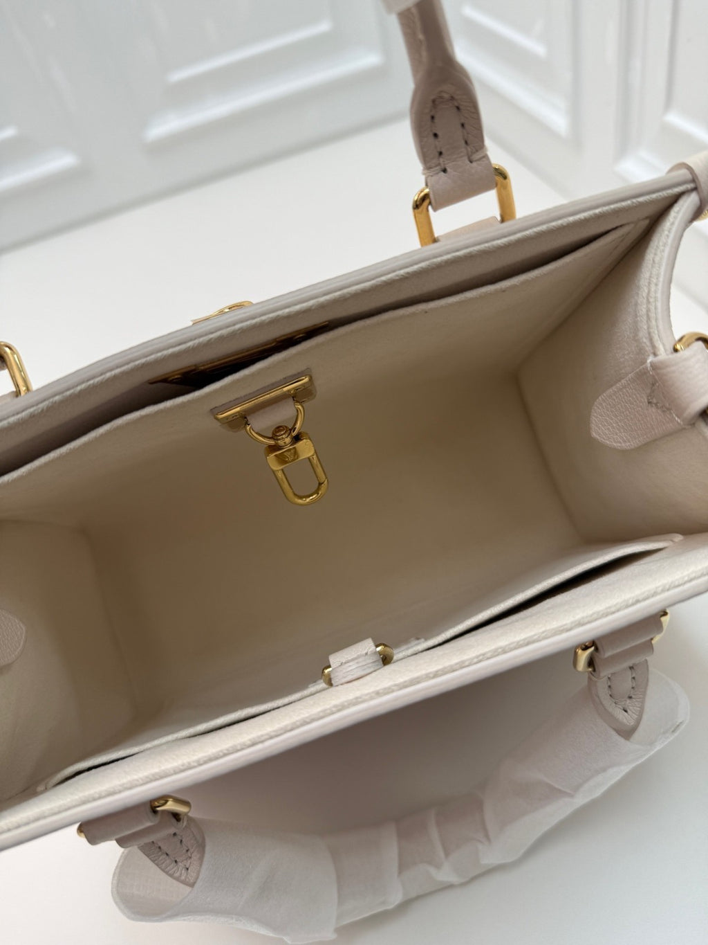 Louis Vuitton Lock Go Calfskin Tote Top Handle Bag Pink Gold Used Women Classic