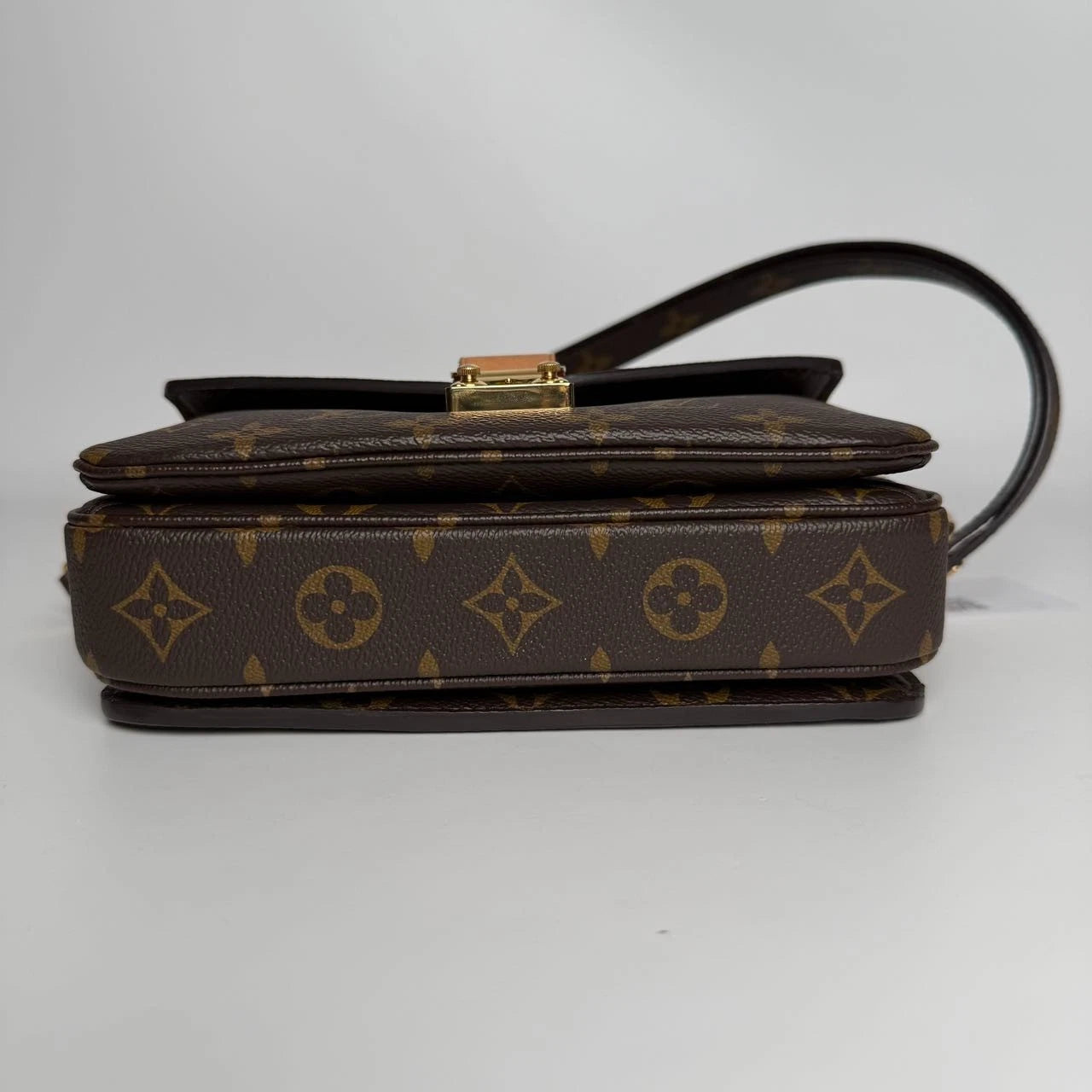 SJ0001 Louis Vuitton Metis east west monogram Z