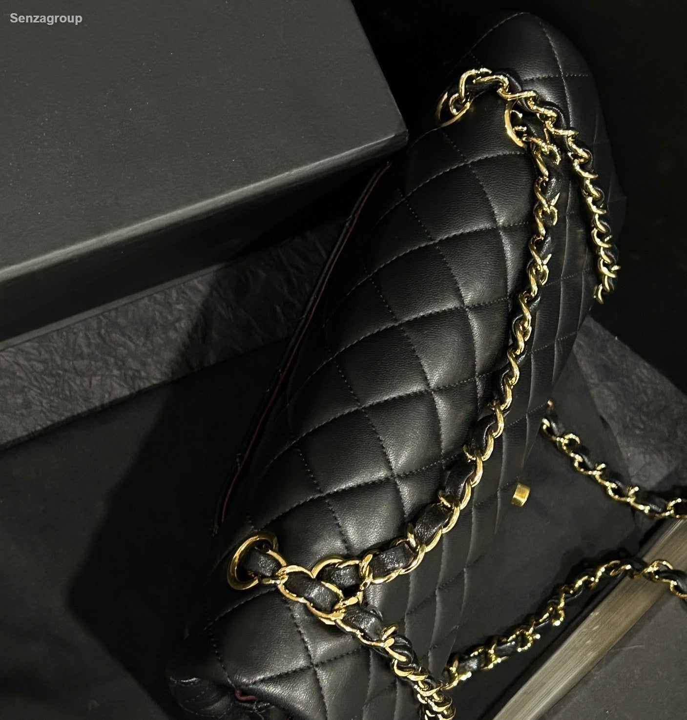 Chanel Classic Flap MM Chain Shoulder Bag Crossbody Black Gold Women Fashion