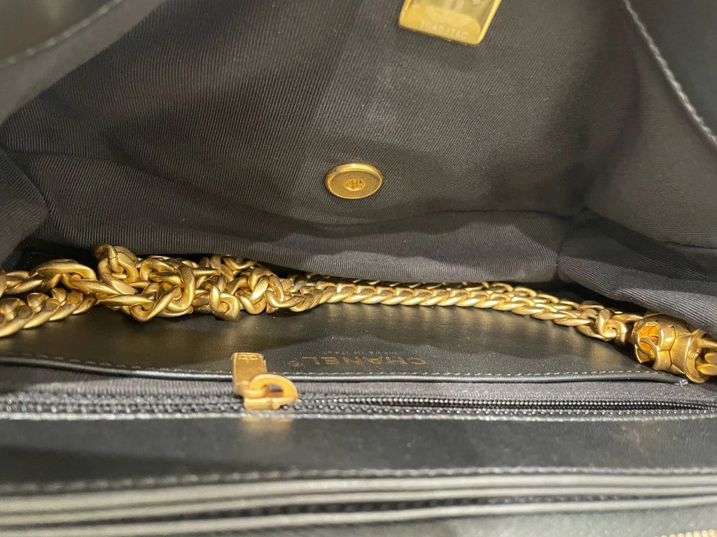 Authentic CHANEL Lambskin Black Flap Shoulder Bag For Women