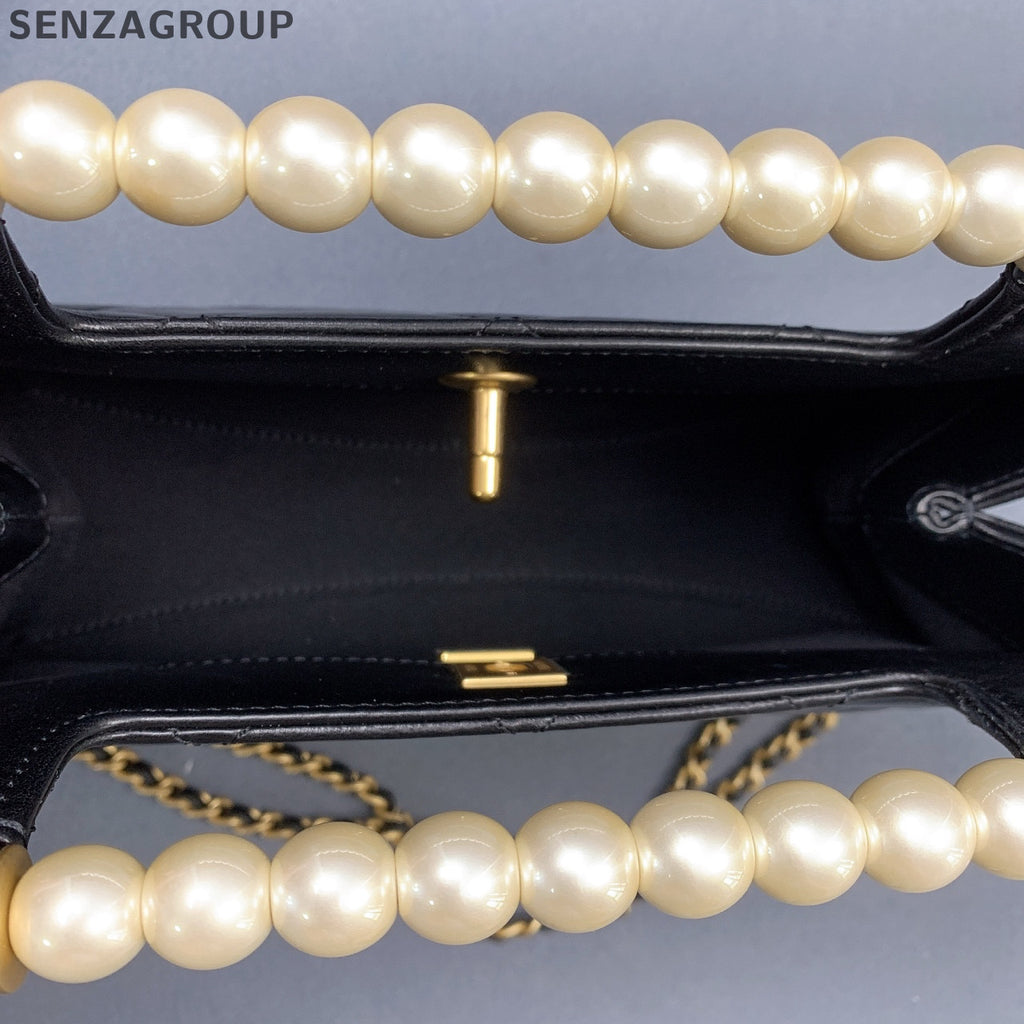 Chanel Black Gold Pearl Chain Shoulder Handbag Classic Fashion Women