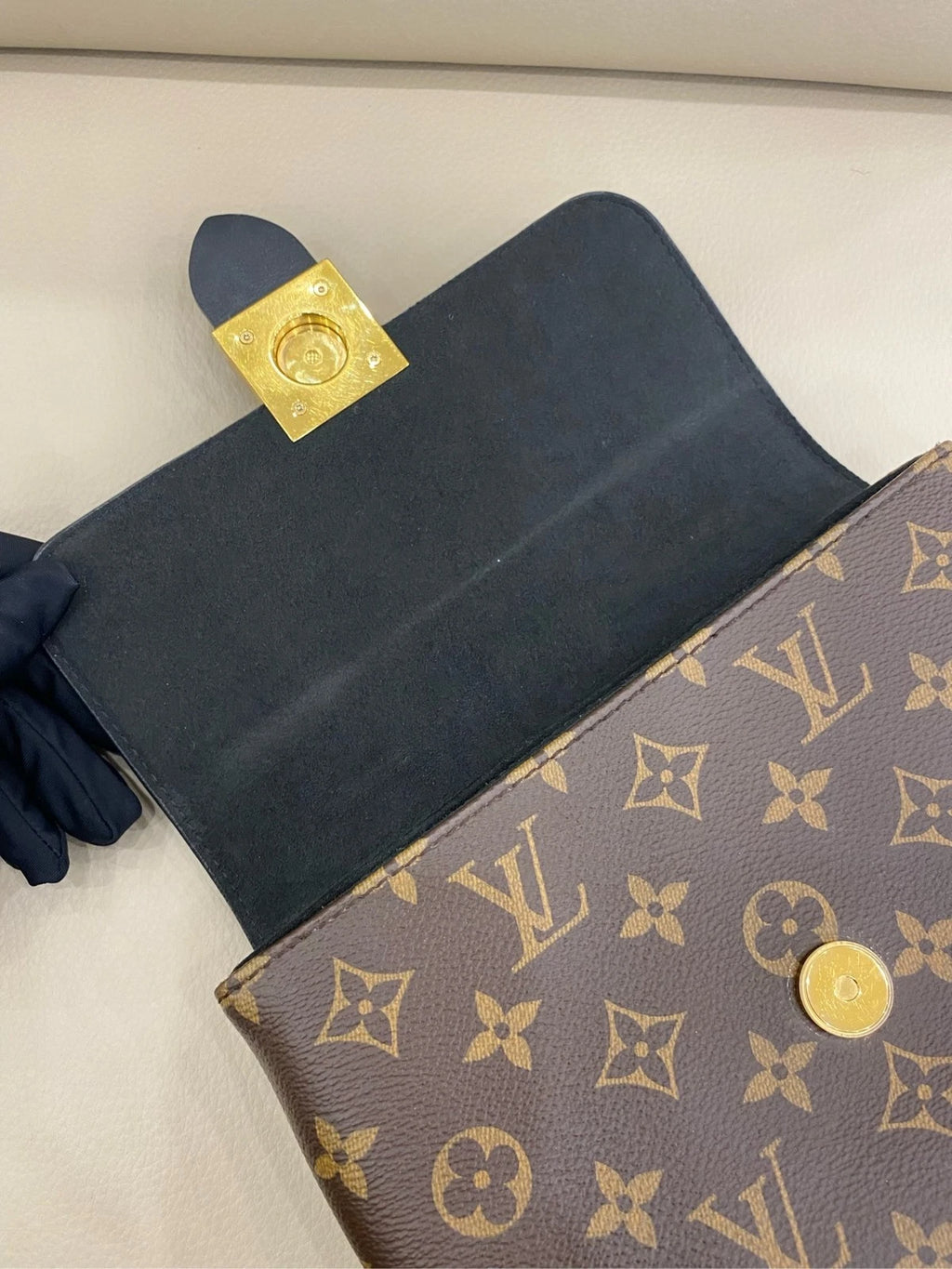 Louis Vuitton Locky BB Black Canvas Handbag Crossbody Bag Women