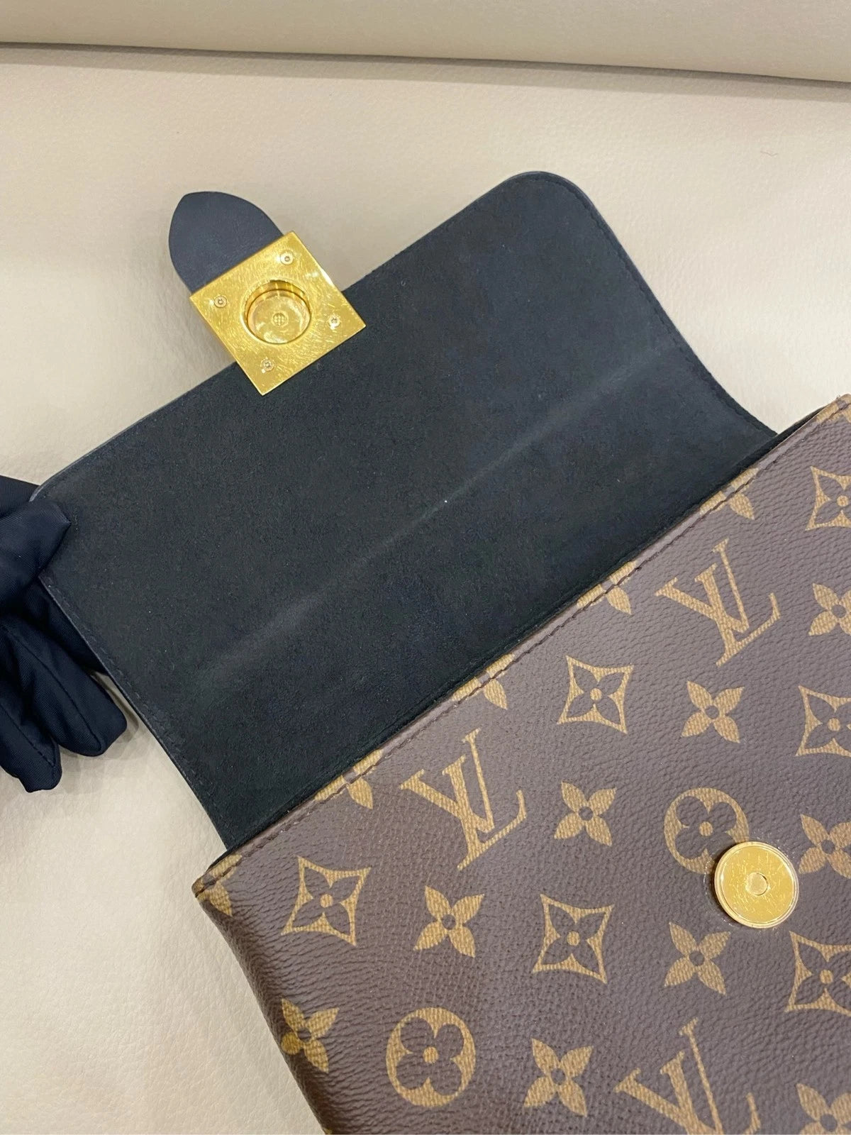 Louis Vuitton Locky BB Black Canvas Handbag Crossbody Bag Women
