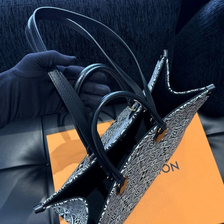 Louis Vuitton Onthego GM Monogram Tote Top Handle Bag Black