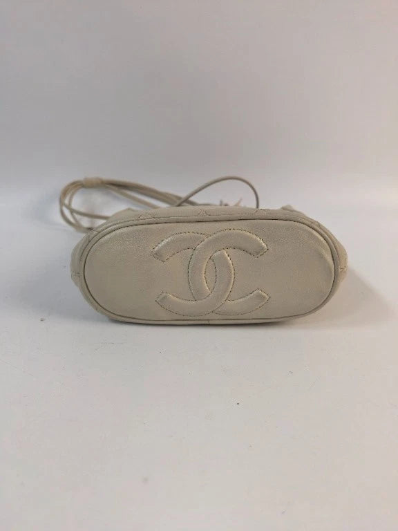 SJ0001 wz00002 CHANEL leather Crossbody Bags