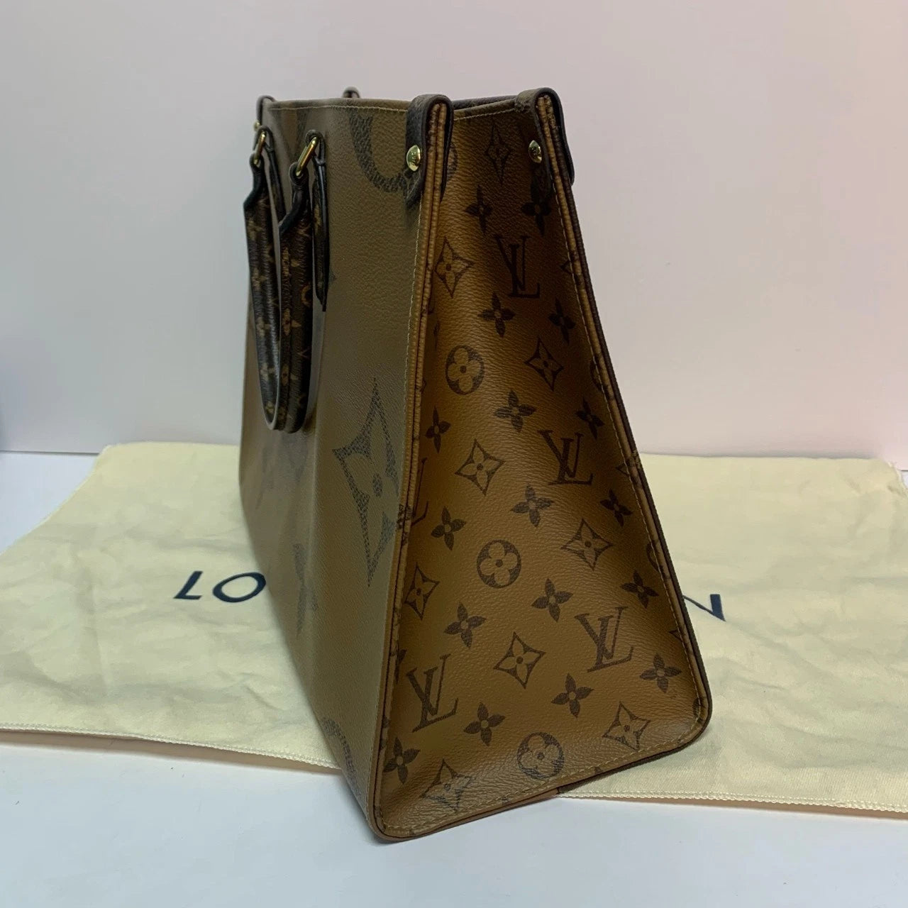 Louis Vuitton Onthego Medium Canvas Printed Tote Handbag For Women