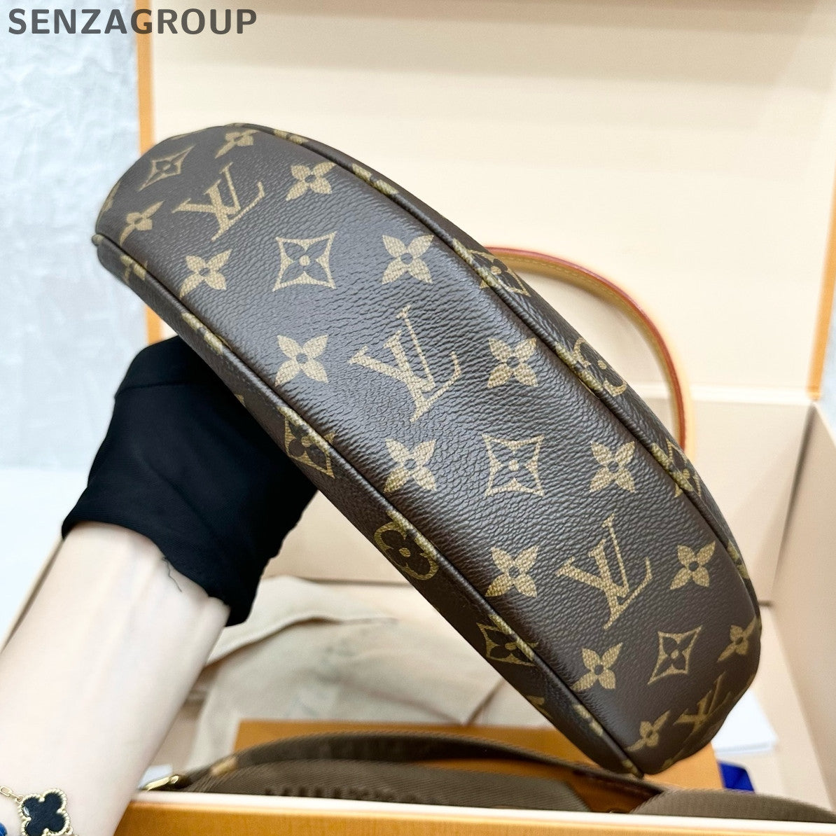 Louis Vuitton Looping Monogram Shoulder Bag Brown Classic Women