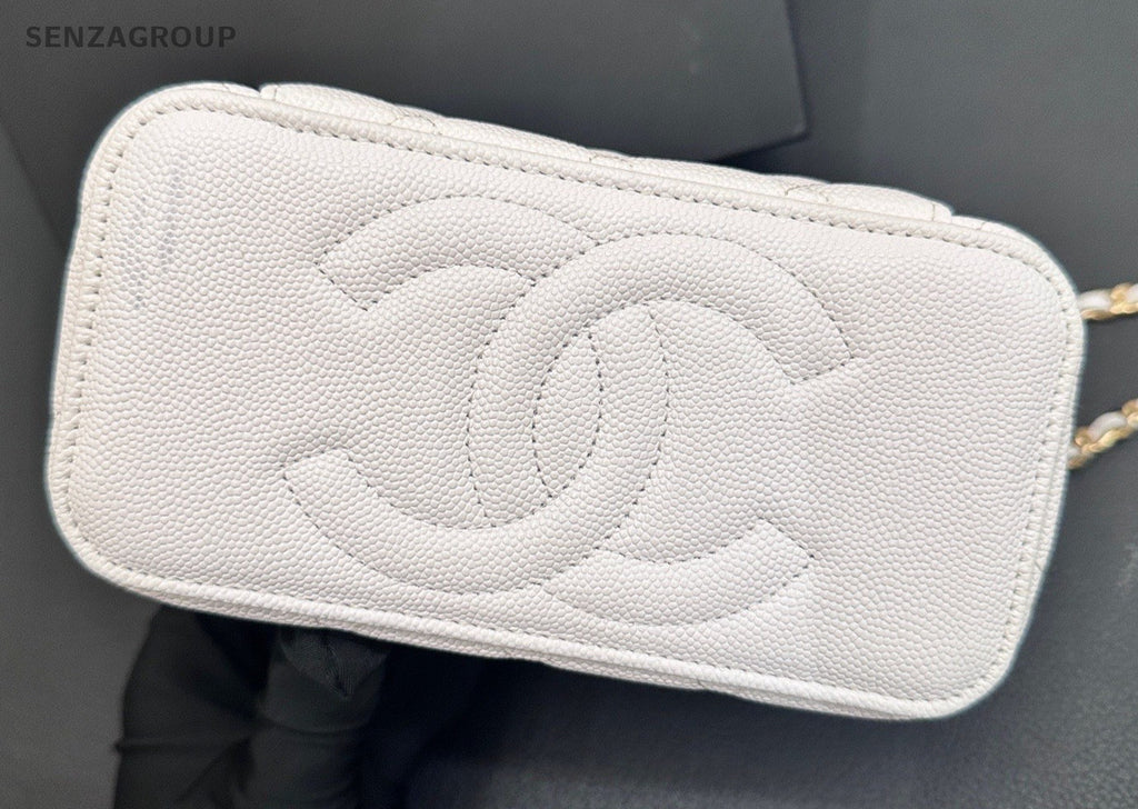 Chanel Poker Chain Shoulder Bag Crossbody White Gold Women Classic