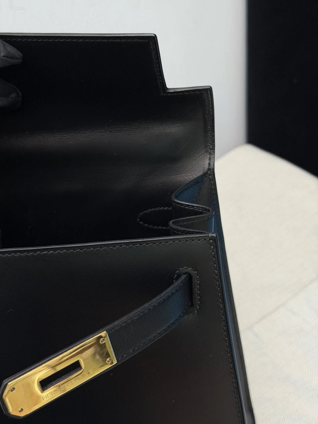 Authentic Hermes Kelly28 Box Tote Black Handbag Gold Hardware