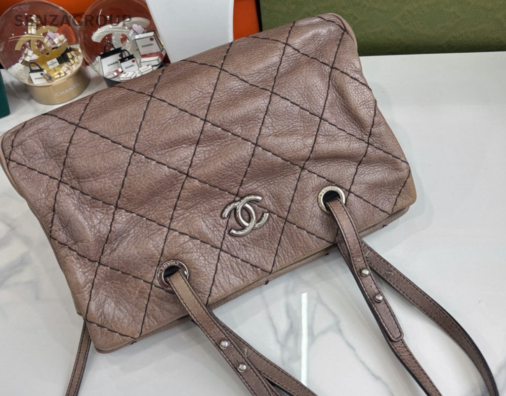 CHANEL Leather single-shoulder bag tote Brown