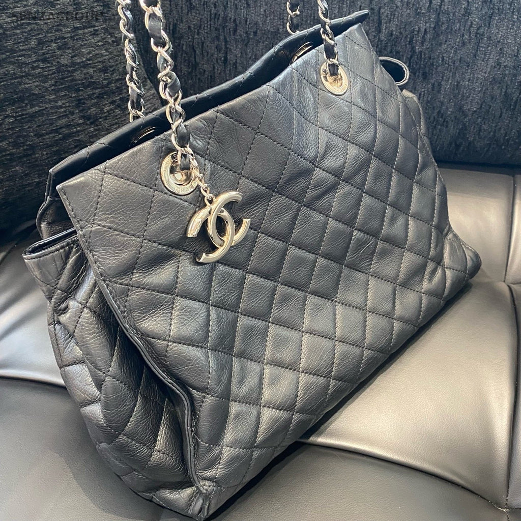 Chanel Diamond Tote Chain Shoulder Bag Black Silver Used Women Classic Fashion