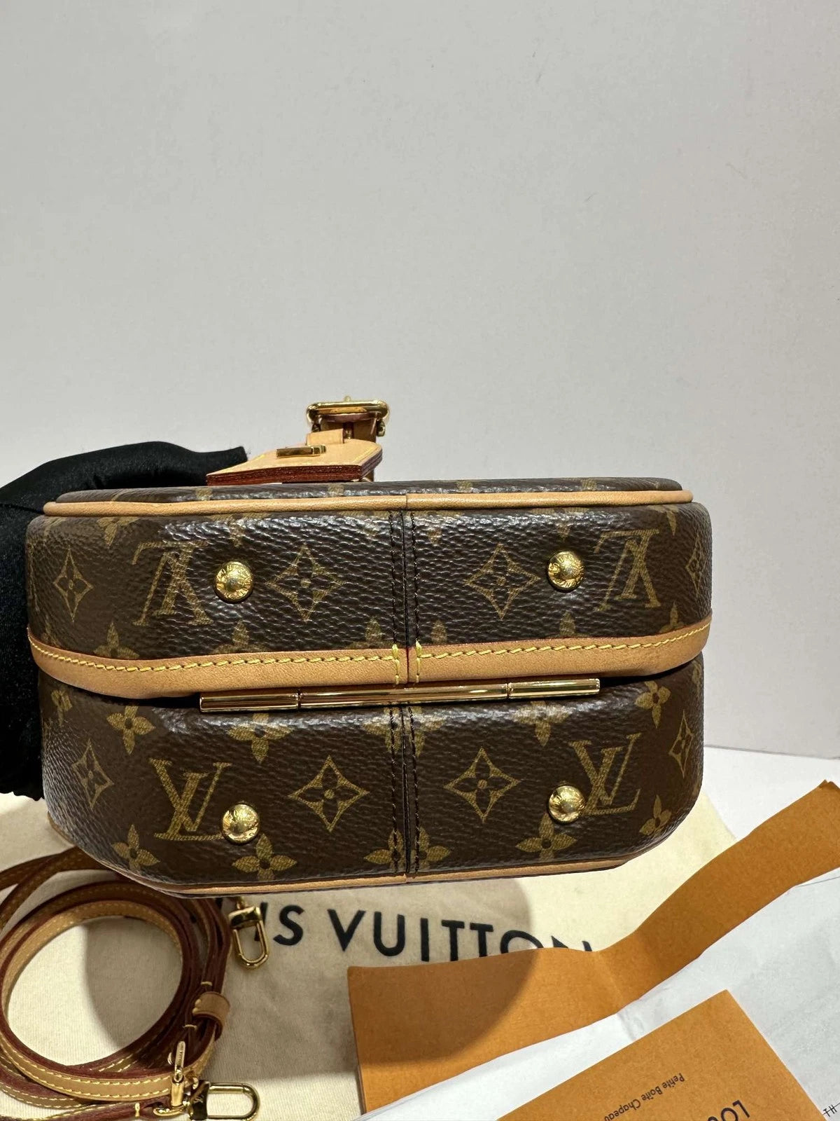 Louis Vuitton Boite Chapeau Monogram Vintage Round Box Crossbody