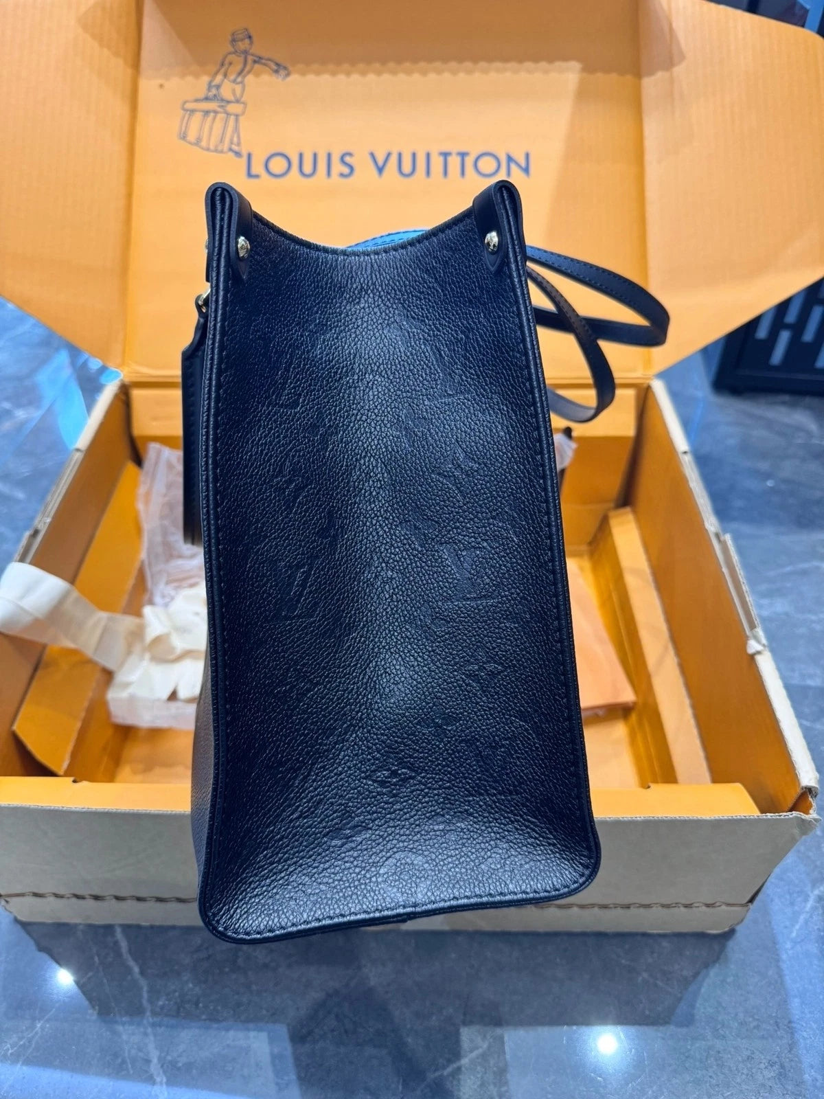 Louis Vuitton Onthego MM Black Tote Shoulder Bag For Women
