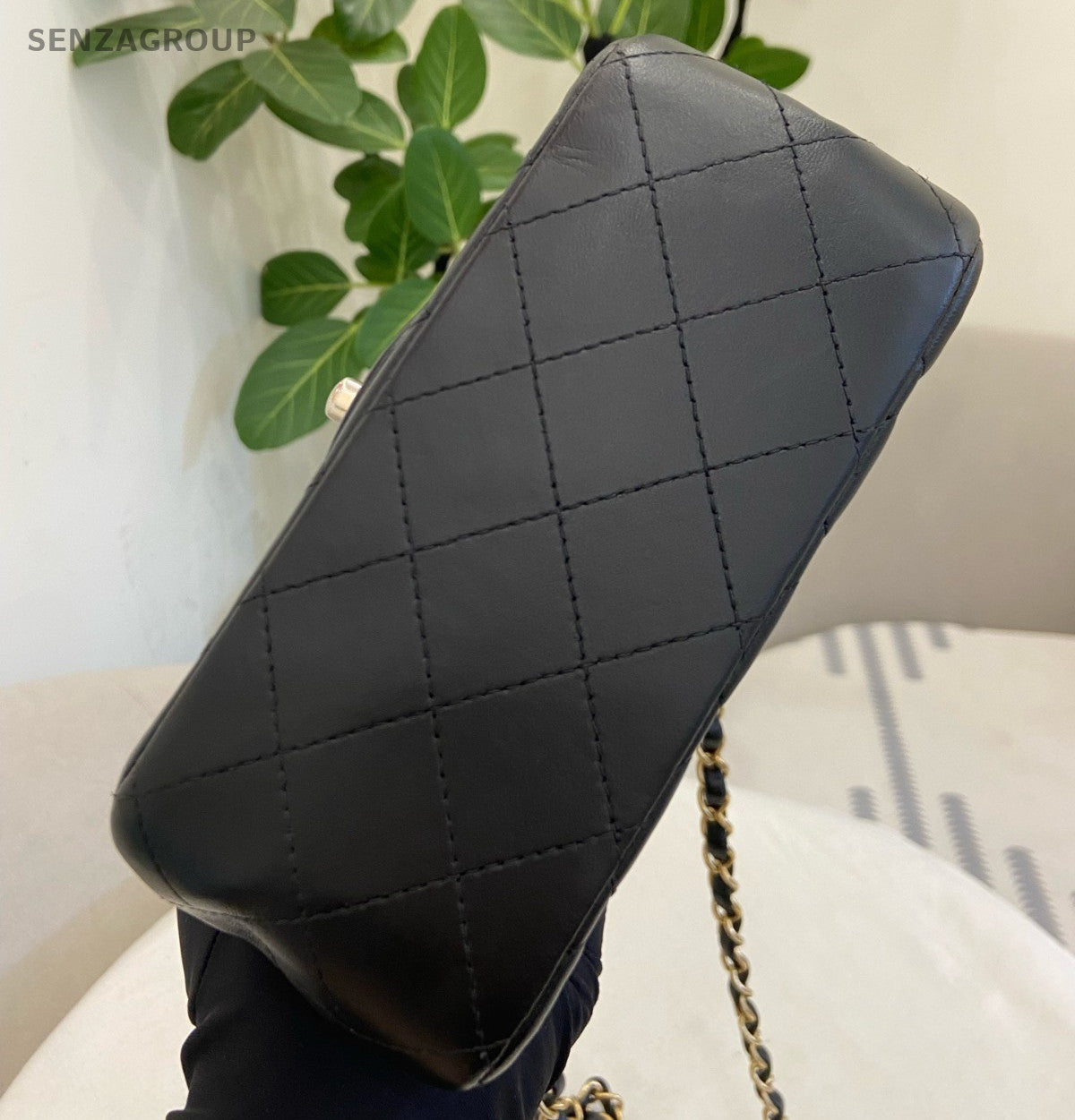 Chanel Classic Flap Lambskin Chain Black Gold Crossbody Shoulder Bag Used Women