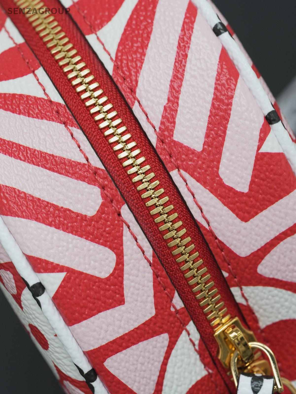 Louis Vuitton Monogram Crafty Boite Chapeau Souple Crossbody bag