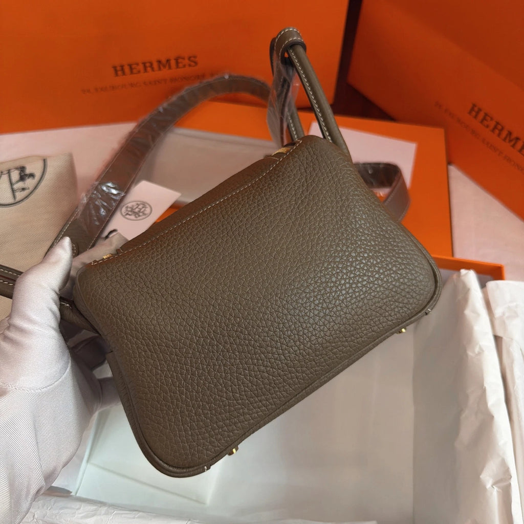 Excellent Condition Hermes Lindy Mini Gray Gold TC Leather Handbag Crossbody