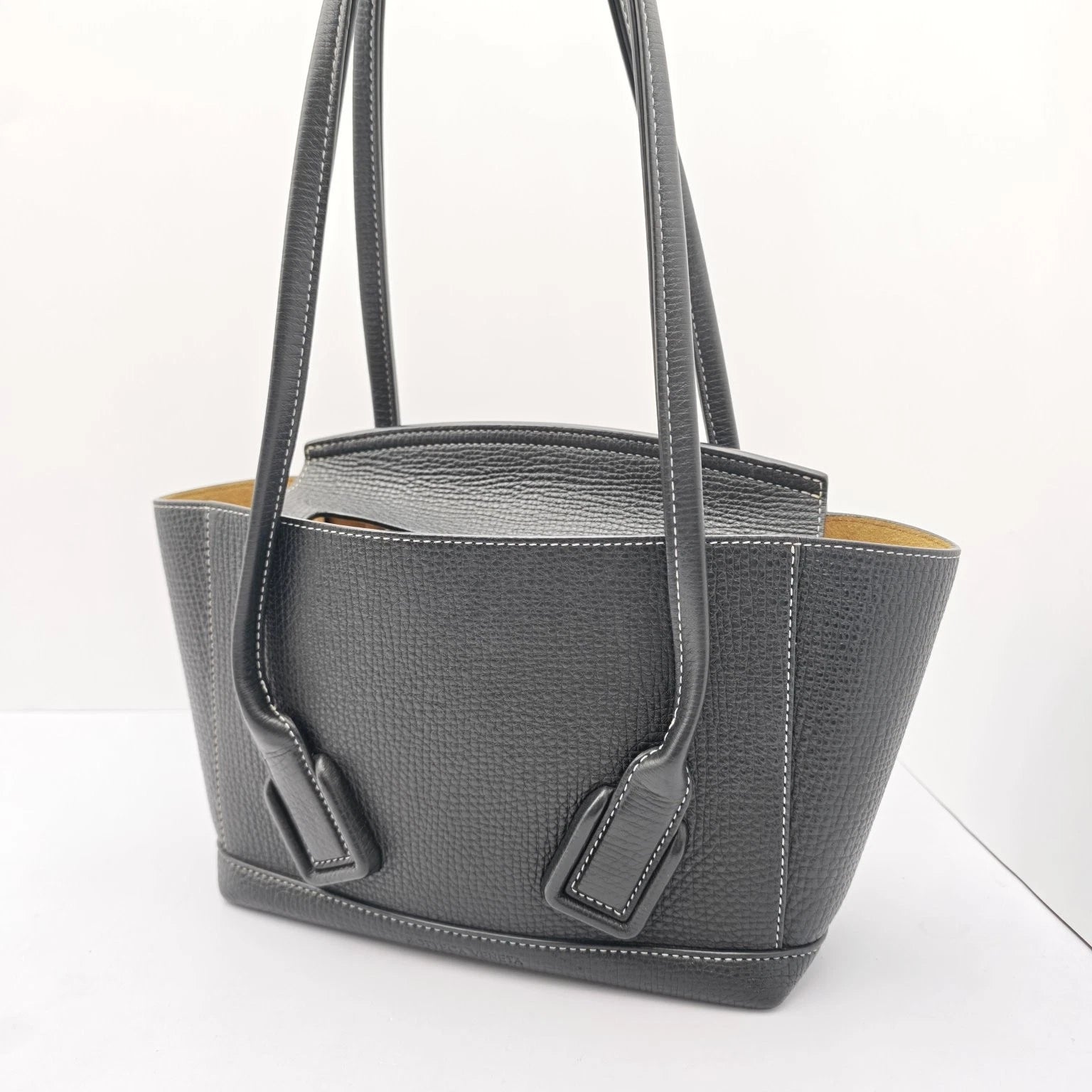 Bottega Veneta Black Woven Calfskin Arco33 PM Handbag Crossbody For Women