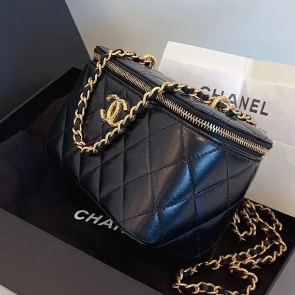 Chanel Vanity Case Chain Diamond Black Gold Shoulder Bag Crossbody Women