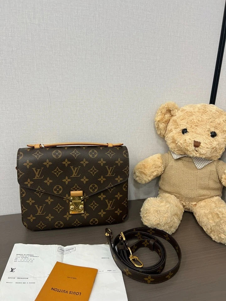 Louis Vuitton Pochette Metis Monogram Canvas Messenger Shoulder Crossbody