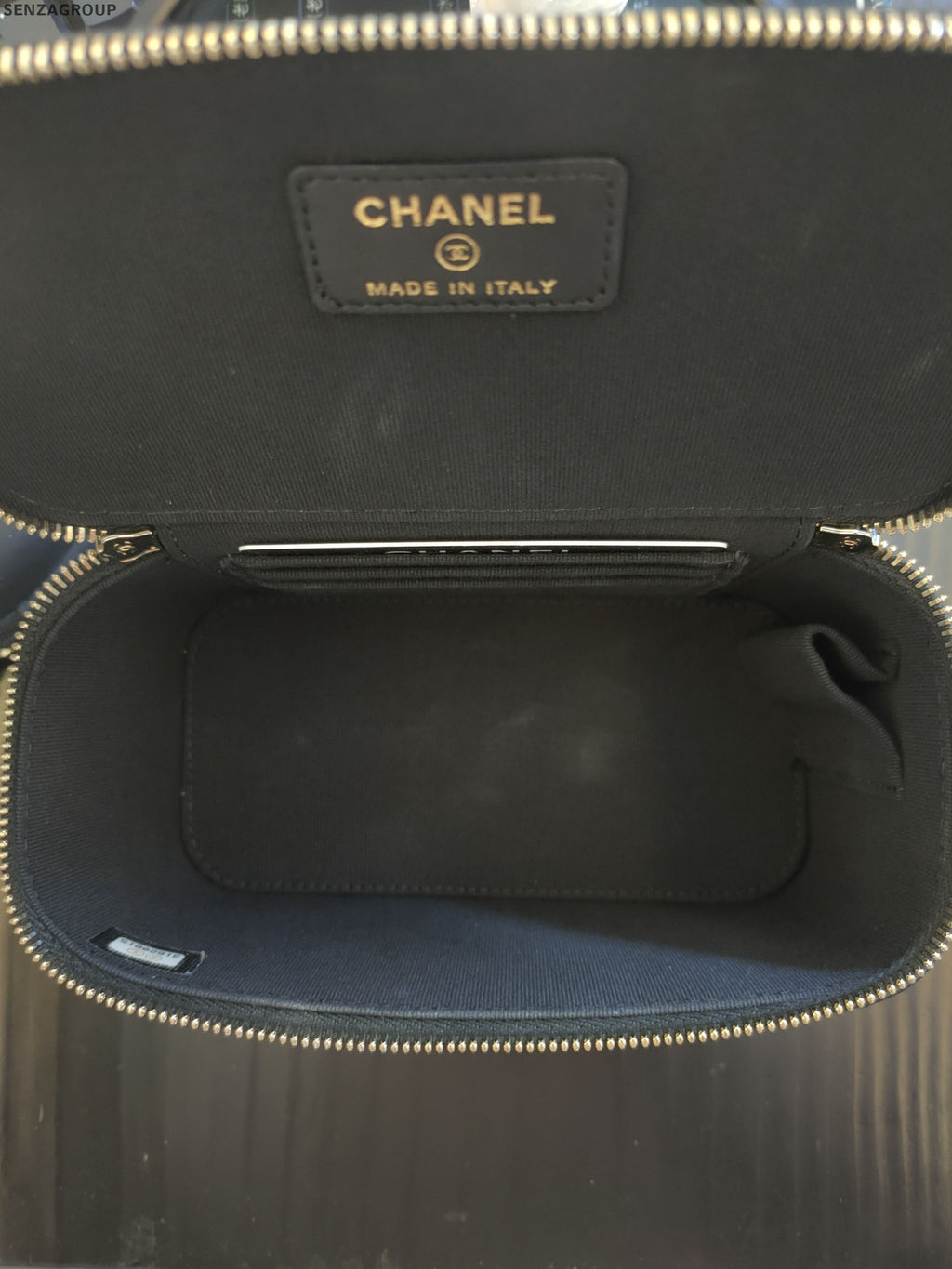 Chanel Classic Black Gold Quilted Vanity Case Chain Crossbody Shoulder Bag