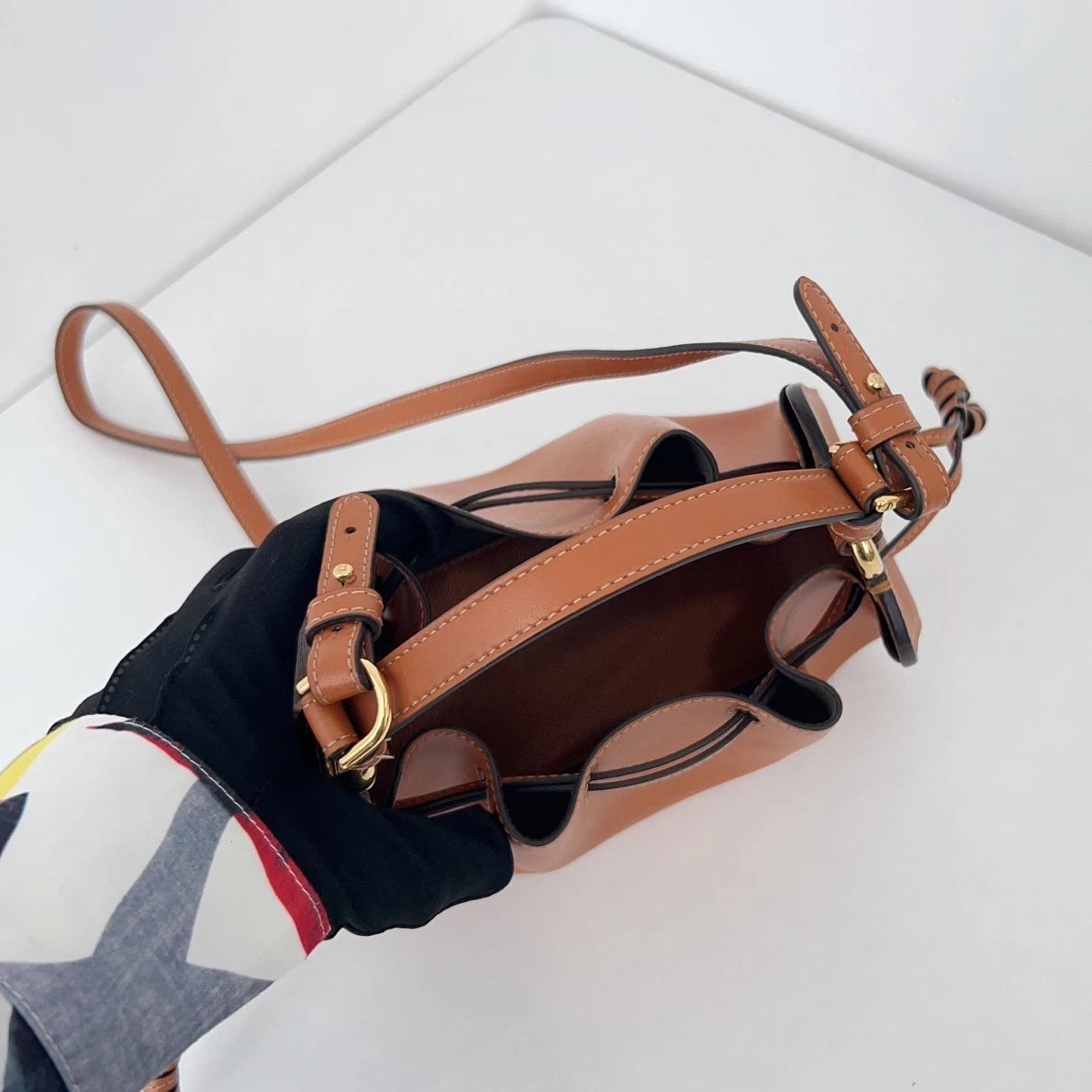 Excellent Fendi Pomodorino Bucket Top Handle Crossbody Bag Brown Gold Hardware