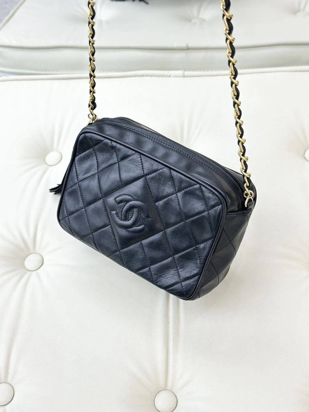 Chanel Vintage Lambskin Chain Shoulder Crossbody Bag Black Gold Hardware Women S