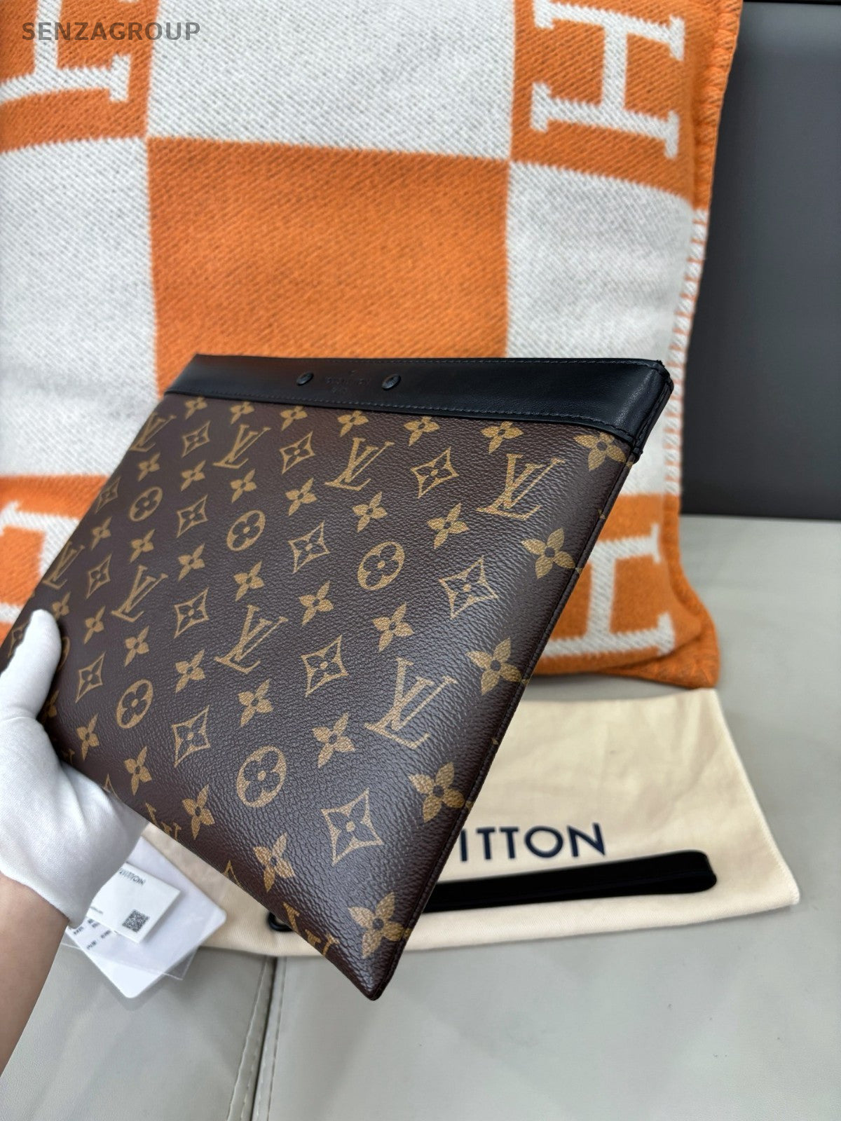 Louis Vuitton Pochette To-go Monogram Clutch Handbag Brown Chip Version
