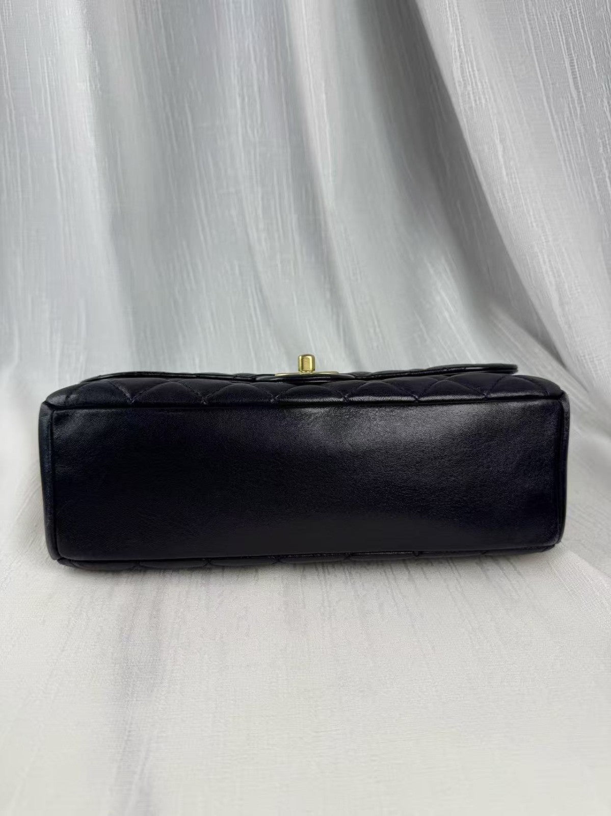 CHANEL Classic Flap MM Lamskin Chain Shoulder bag Crossbody Black-blue Women