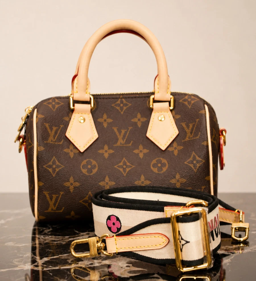 Louis Vuitton Speedy20 Bandouliere Monogram Canvas Handbag Almost Brand NEW