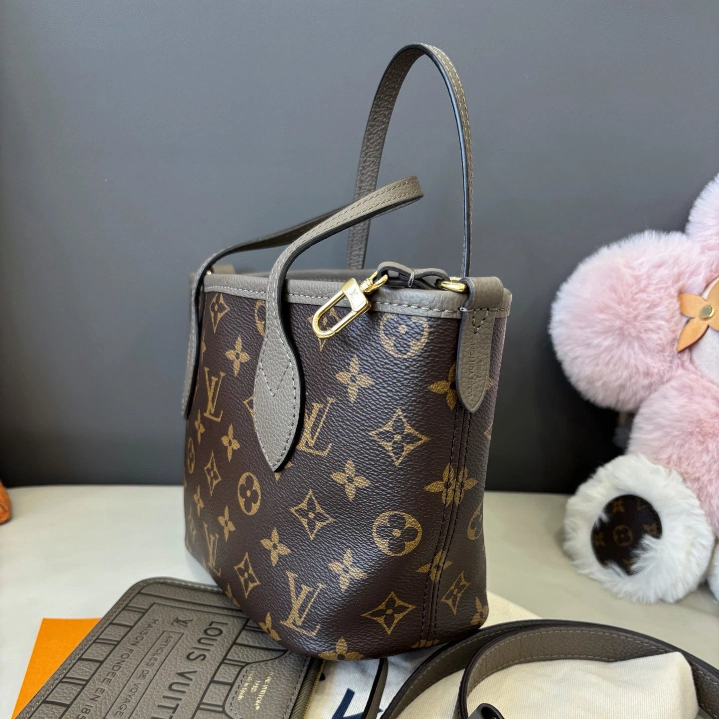 Louis Vuitton Neverfull Brown Gold Shoulder Bag Top Handle Excellent