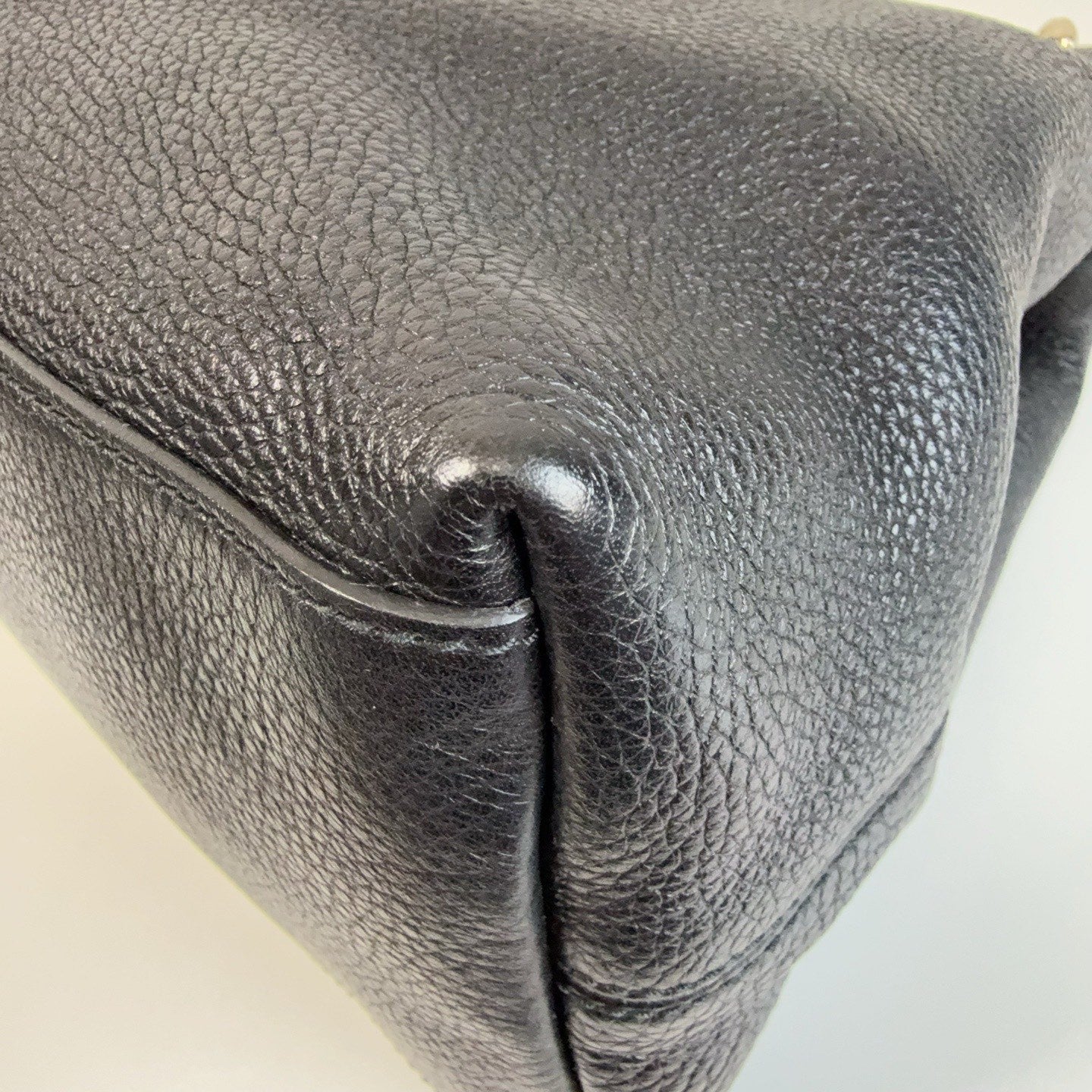 Gucci Tote Tassel Chain Calfskin Shoulder Bag Black Gold Women Classic