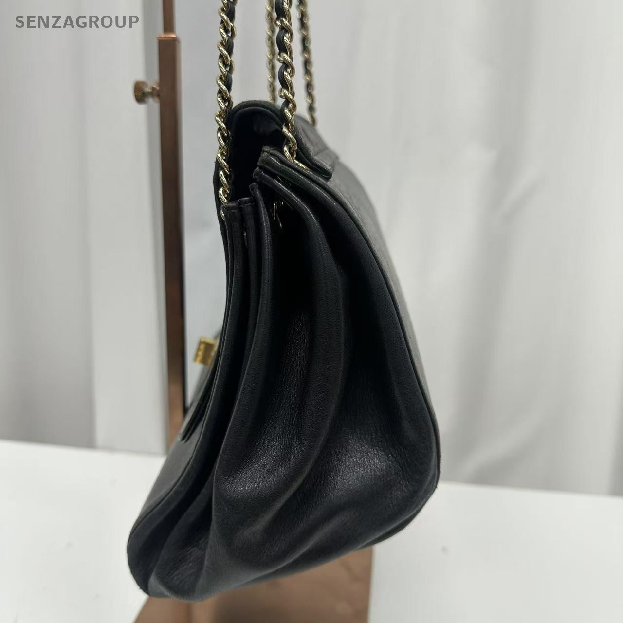 CHANEL Black gold 2.55 Leather Shoulder bag tote