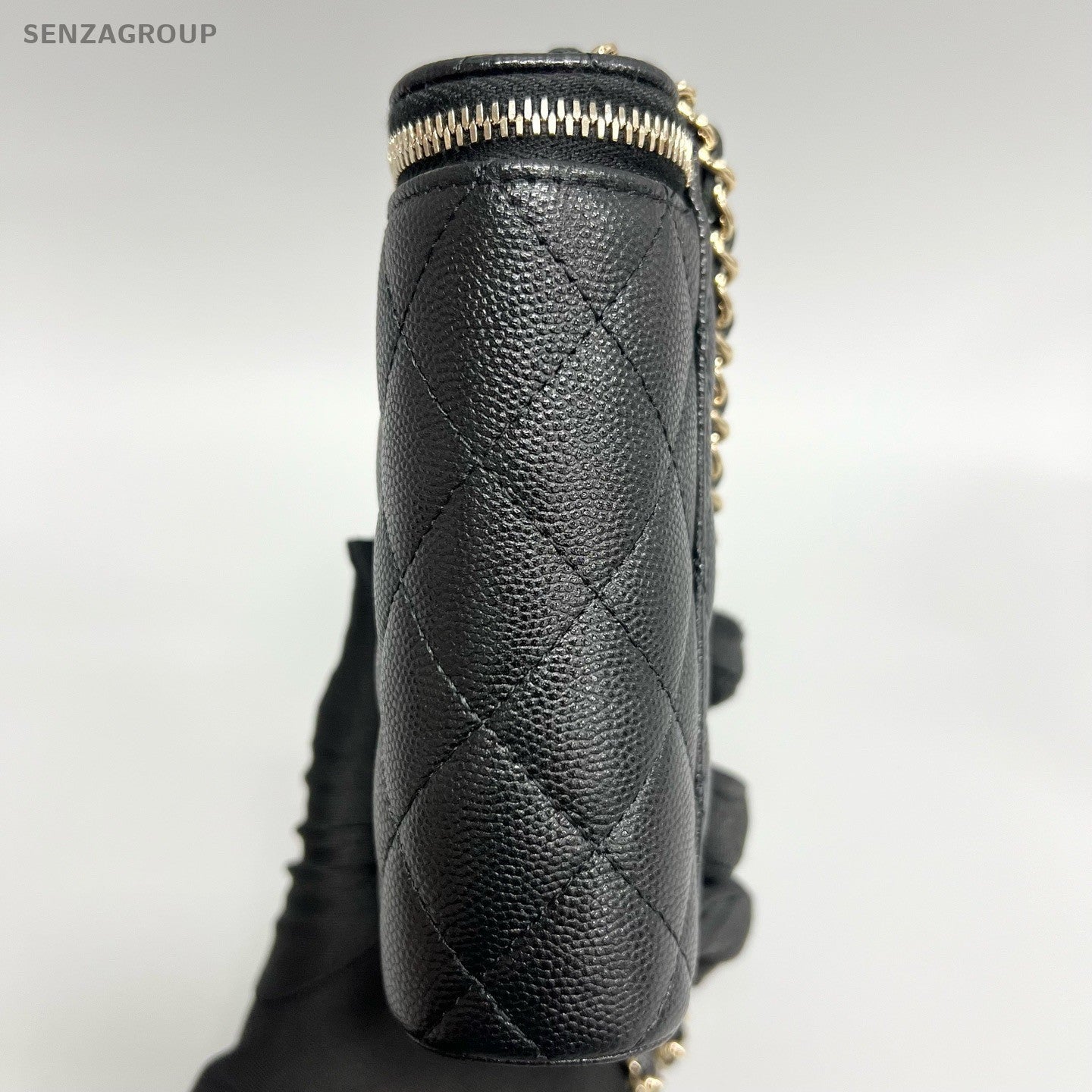 Chanel Calfskin Diamond Chain Shoulder Bag Crossbody Black Gold Used Women